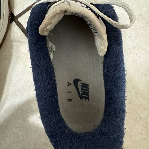 Nike Air Force 1 '07 LV8 Men's Size 9.5 - Picture 7 of 10